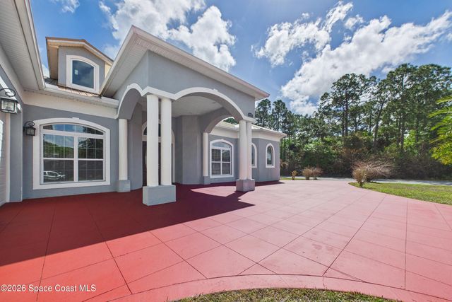 757 Donau Avenue NW, Palm Bay, FL 32907