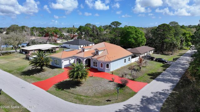 757 Donau Avenue NW, Palm Bay, FL 32907