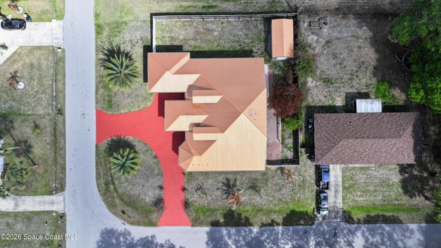 757 Donau Avenue NW, Palm Bay, FL 32907