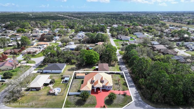 757 Donau Avenue NW, Palm Bay, FL 32907