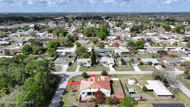 757 Donau Avenue NW, Palm Bay, FL 32907