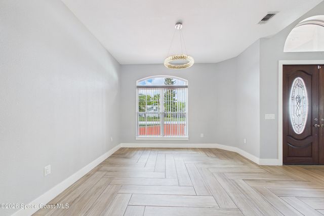 757 Donau Avenue NW, Palm Bay, FL 32907