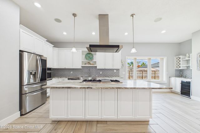 757 Donau Avenue NW, Palm Bay, FL 32907