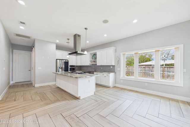 757 Donau Avenue NW, Palm Bay, FL 32907