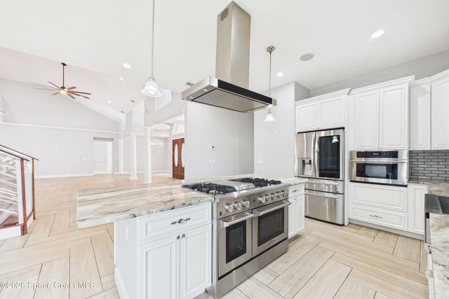 757 Donau Avenue NW, Palm Bay, FL 32907