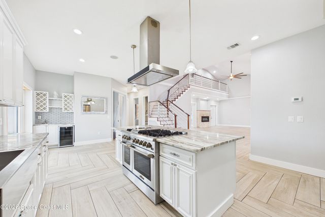 757 Donau Avenue NW, Palm Bay, FL 32907