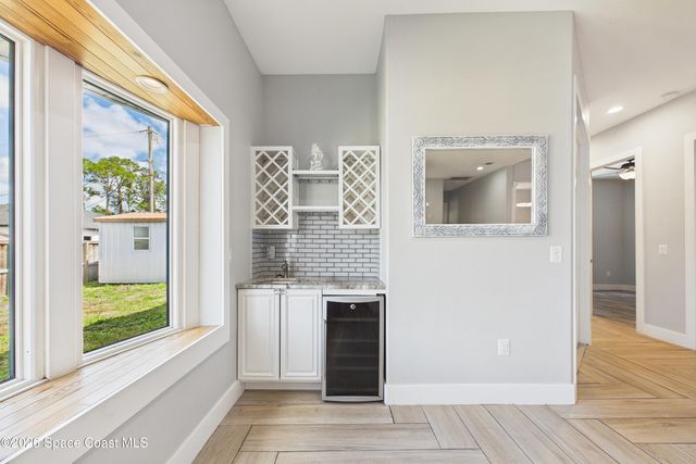 757 Donau Avenue NW, Palm Bay, FL 32907