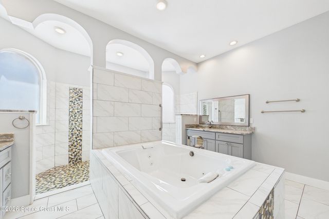 757 Donau Avenue NW, Palm Bay, FL 32907