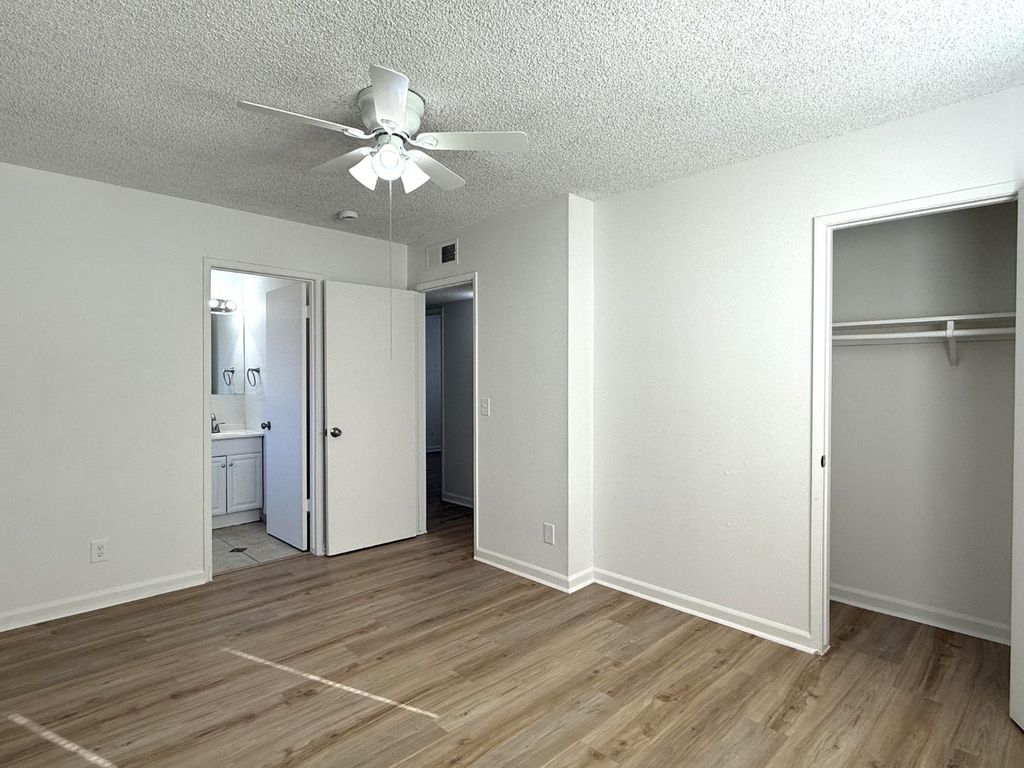 Image 12 of property listing at 1105 N Thorne Avenue, Fresno, CA 93728