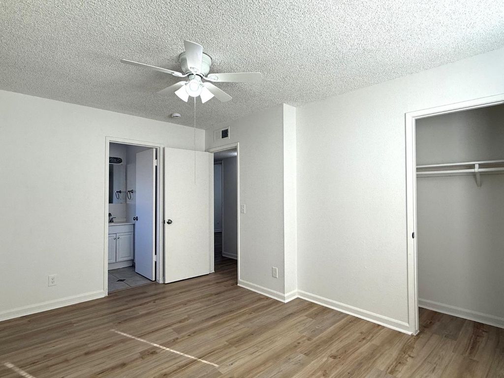 Image 13 of property listing at 1105 N Thorne Avenue, Fresno, CA 93728