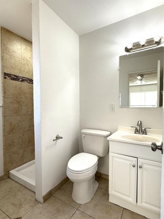 Image 14 of property listing at 1105 N Thorne Avenue, Fresno, CA 93728
