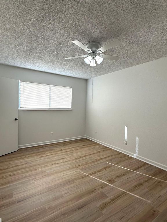 Image 15 of property listing at 1105 N Thorne Avenue, Fresno, CA 93728