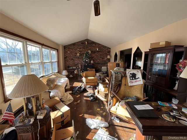 5 Louis Place, Nesconset, NY 11767