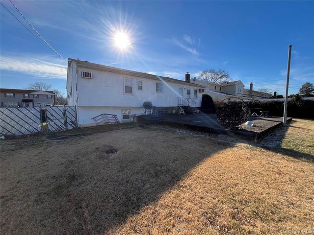 5 Louis Place, Nesconset, NY 11767