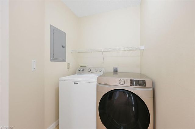 7756 Jewel LN 204, Naples, FL 34109