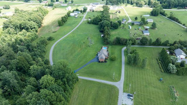320 Alice Roy Road, Windsor, KY 42565
