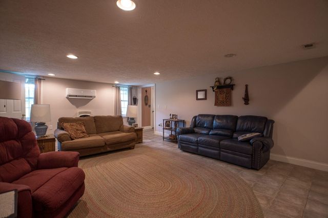 320 Alice Roy Road, Windsor, KY 42565
