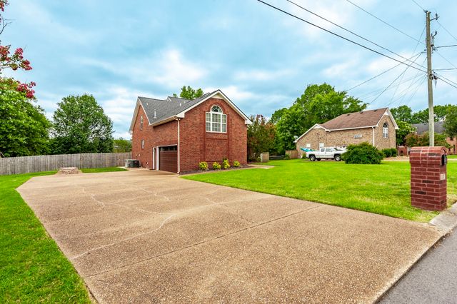 117 Waterford Way, Hendersonville, TN 37075