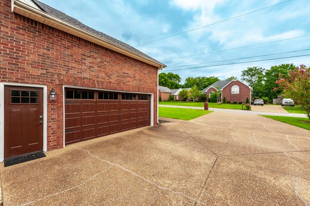 117 Waterford Way, Hendersonville, TN 37075