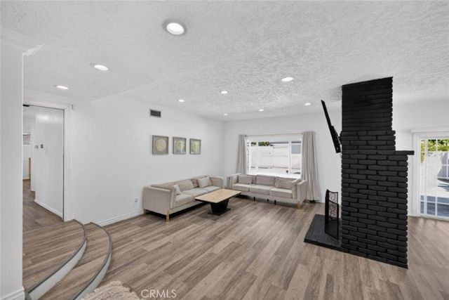 16003 Dearborn Street, North Hills, CA 91343