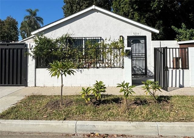 16003 Dearborn Street, North Hills, CA 91343