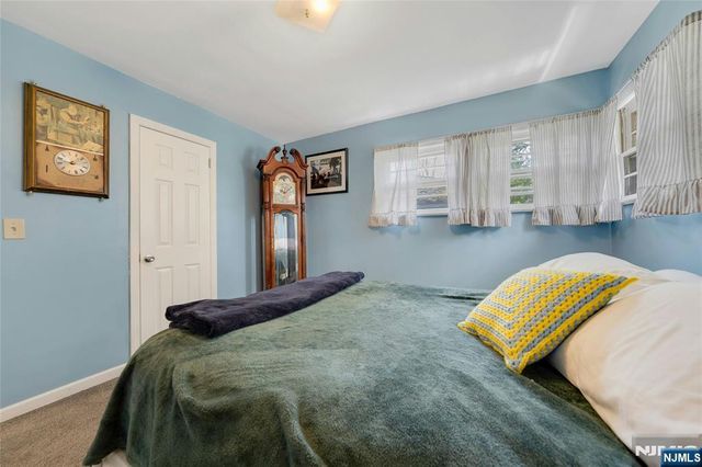 137 Lincoln Place, Waldwick, NJ 07463