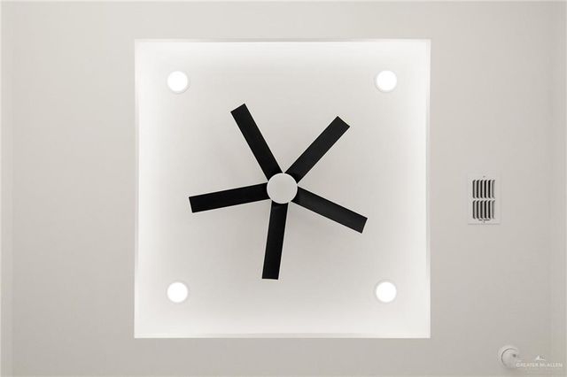 1011 Altuve Drive, Edinburg, TX 78541