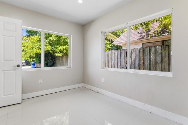 1519-1521 NW 8th Avenue, Fort Lauderdale, FL 33311