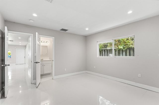 1519-1521 NW 8th Avenue, Fort Lauderdale, FL 33311