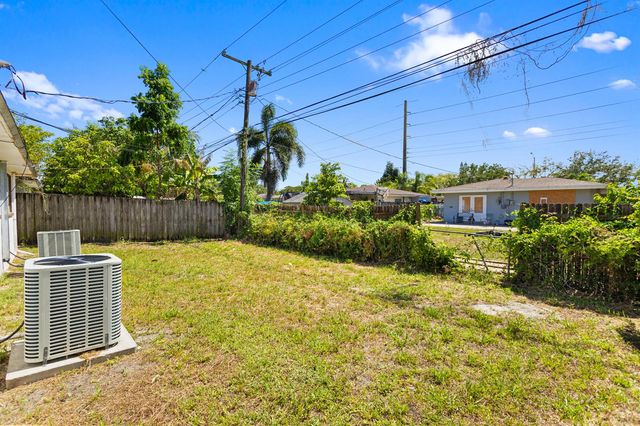 1519-1521 NW 8th Avenue, Fort Lauderdale, FL 33311