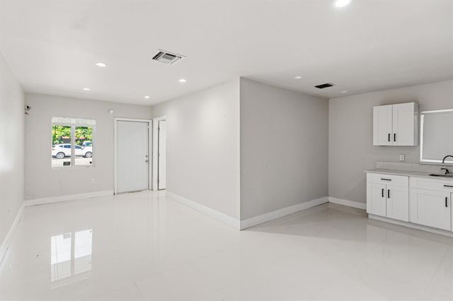1519-1521 NW 8th Avenue, Fort Lauderdale, FL 33311