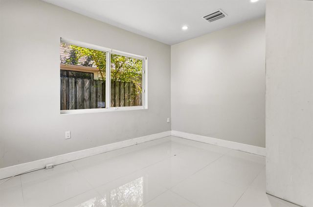1519-1521 NW 8th Avenue, Fort Lauderdale, FL 33311