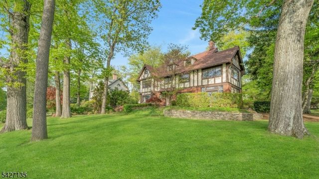 37 Afterglow Avenue, Verona Twp., NJ 07044