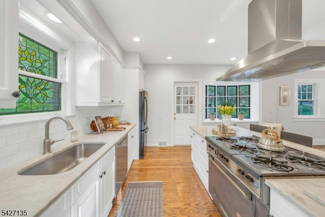 37 Afterglow Avenue, Verona Twp., NJ 07044