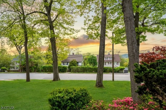 37 Afterglow Avenue, Verona Twp., NJ 07044