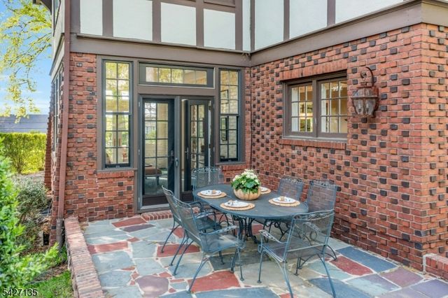 37 Afterglow Avenue, Verona Twp., NJ 07044