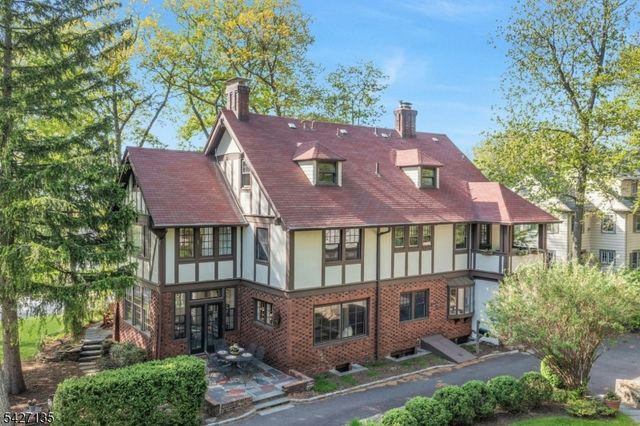 37 Afterglow Avenue, Verona Twp., NJ 07044