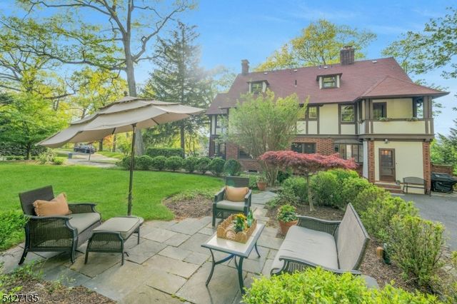 37 Afterglow Avenue, Verona Twp., NJ 07044