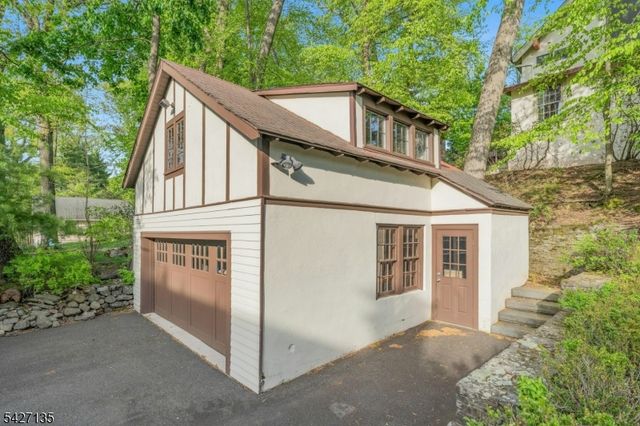 37 Afterglow Avenue, Verona Twp., NJ 07044