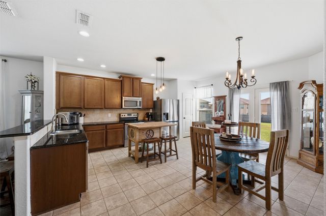 2904 Big Horn Bluff Court, Fort Worth, TX 76108