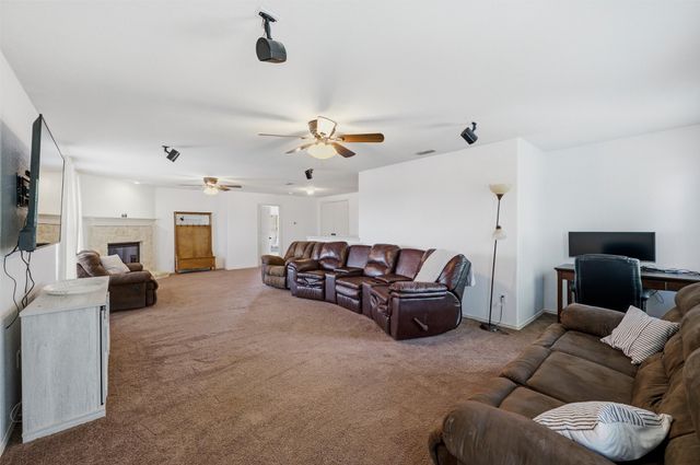 2904 Big Horn Bluff Court, Fort Worth, TX 76108