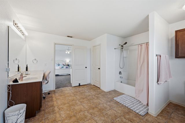 2904 Big Horn Bluff Court, Fort Worth, TX 76108