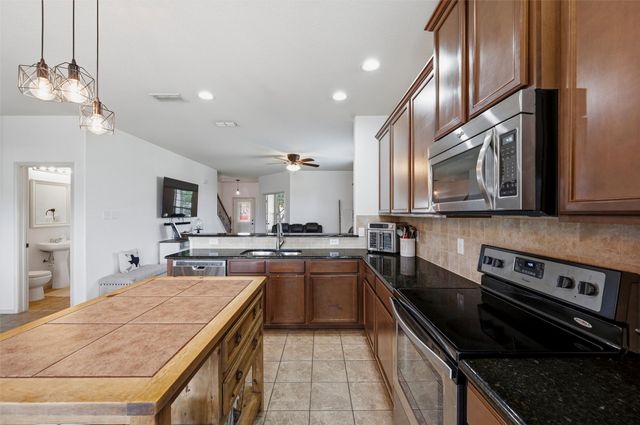 2904 Big Horn Bluff Court, Fort Worth, TX 76108