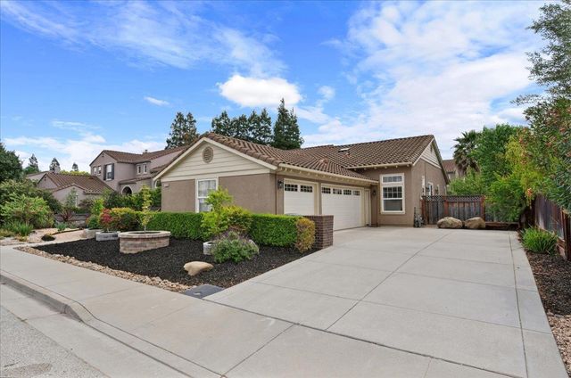 19135 Chinook Court, Morgan Hill, CA 95037