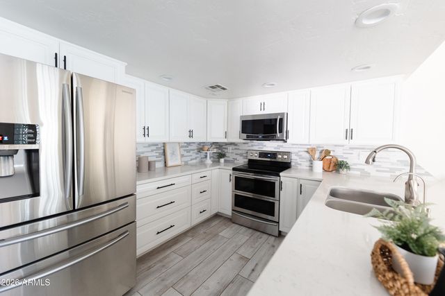 720 N HAZELTON Drive, Chandler, AZ 85226