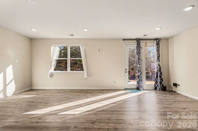 7125 Maple Run Circle, Charlotte, NC 28215