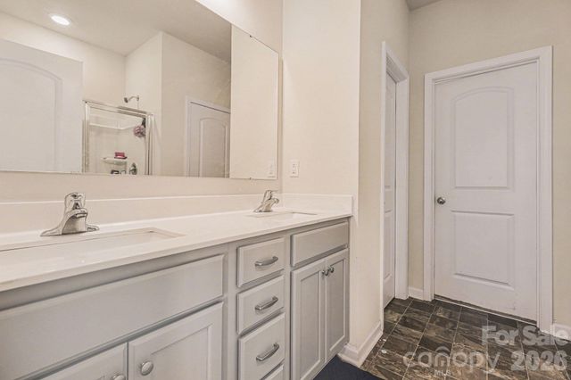 7125 Maple Run Circle, Charlotte, NC 28215