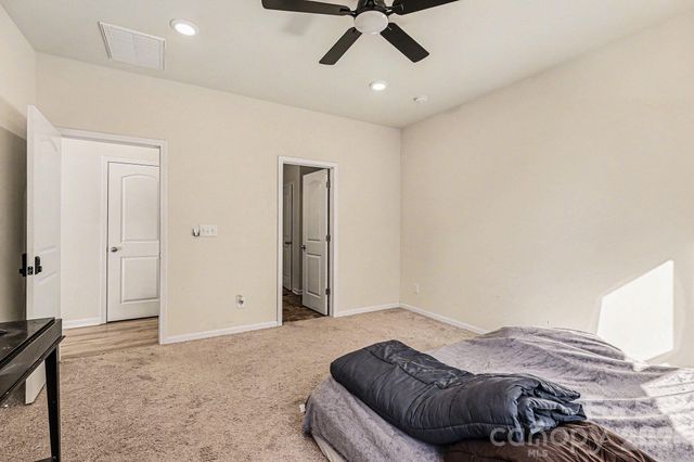 7125 Maple Run Circle, Charlotte, NC 28215