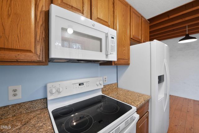 2405 Wheelwright Common, Chapel Hill, NC 27516