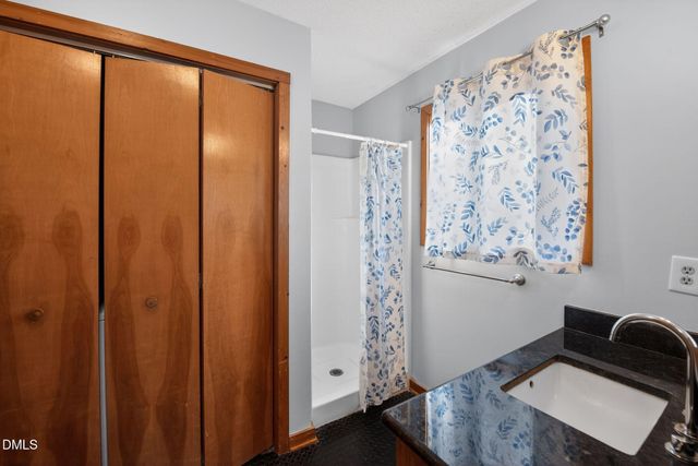 2405 Wheelwright Common, Chapel Hill, NC 27516